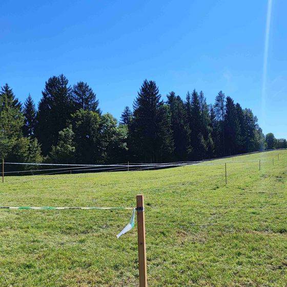 NaKu barrier tape made of bioplastics at the Koralpenlauf car park barrier