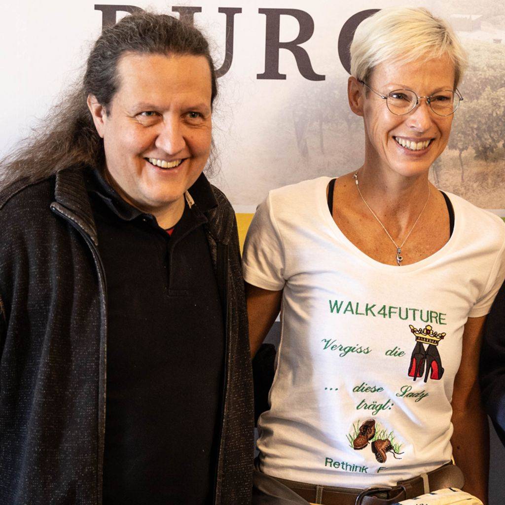 WALK4FUTURE from left Johann Zimmermann Martina Gleissenebner-Teskey Photo credit: (c) 2024 www.vultures-photography.com