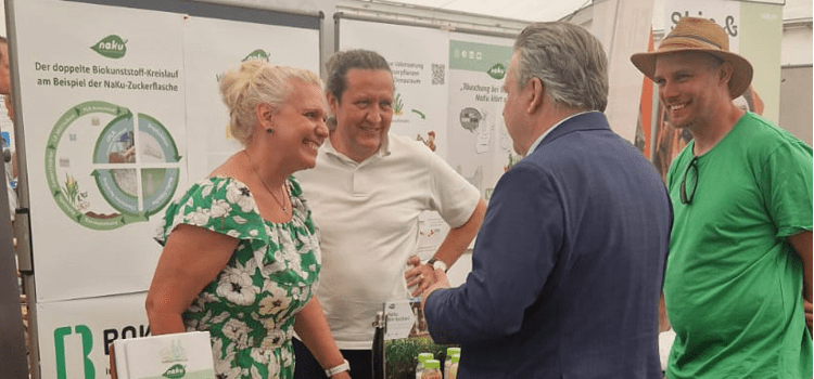 Donauinselfest Rückblick Nachhaltigkeitsinsel Michael Ludwig am NaKu Stand Rückblick: NaKu auf der Nachhaltigkeitsinsel beim Donauinselfest 2025